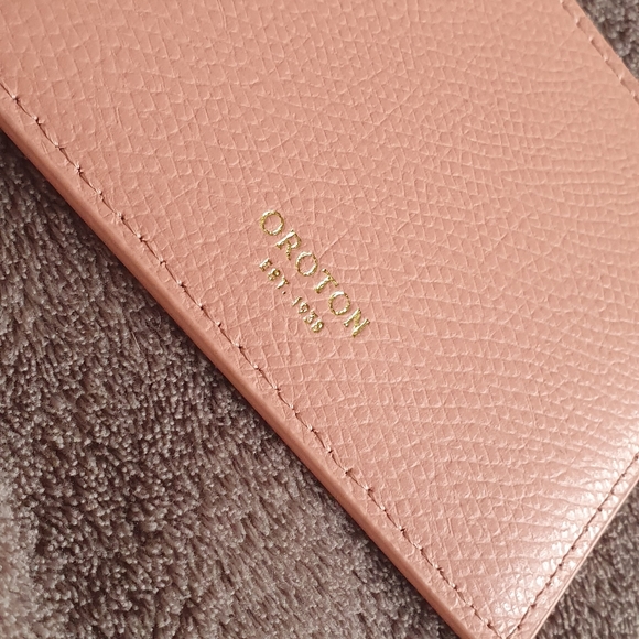 Oroton Slim Card Holder - Picture 2 of 6